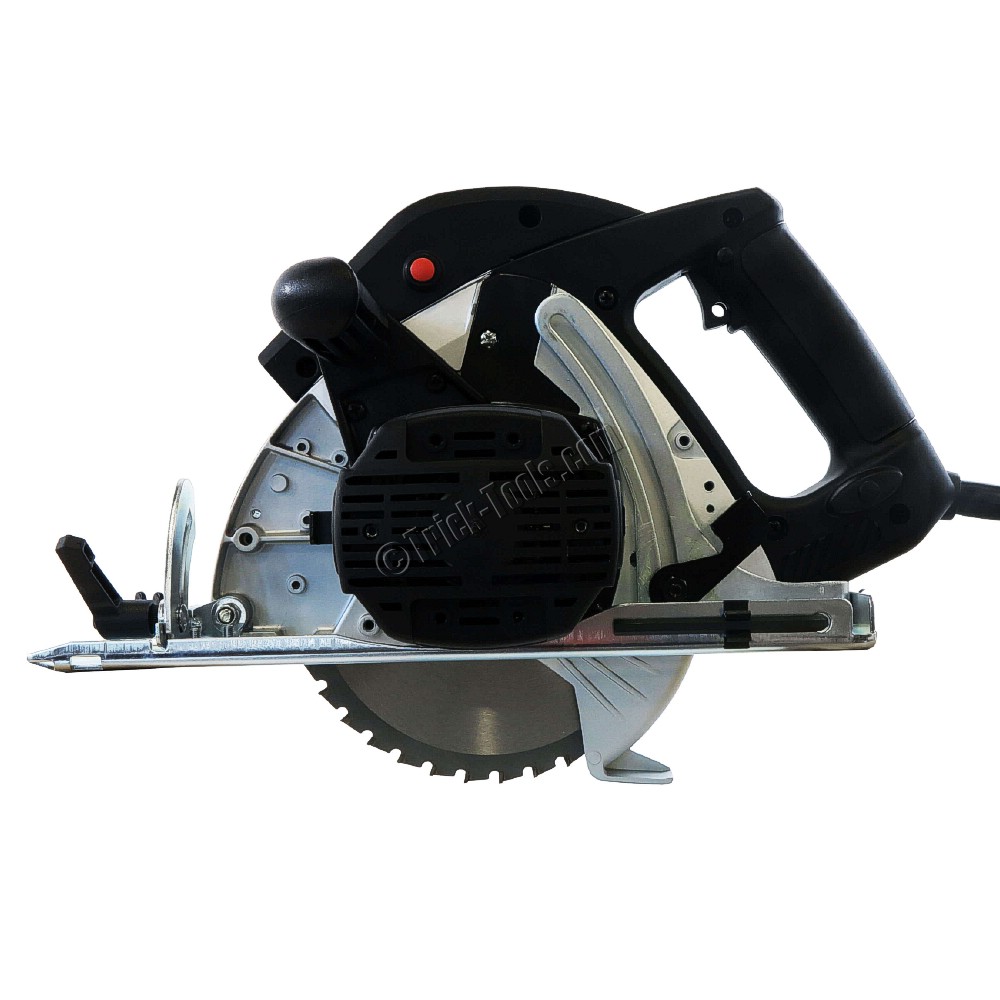 Black and Decker Quantum Circular Saw with saw blade